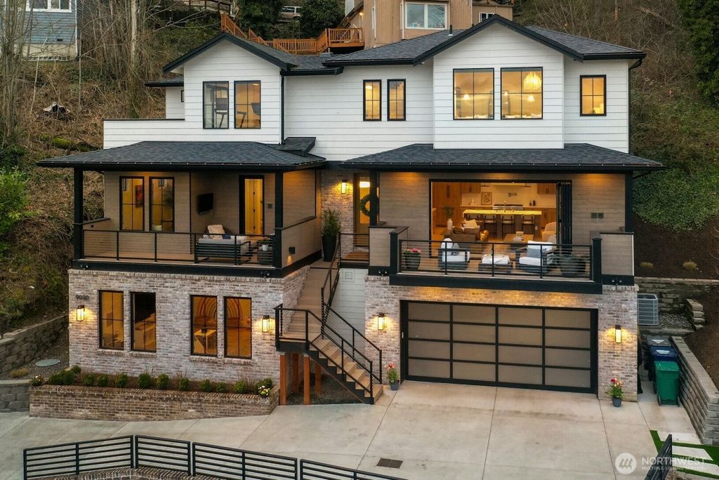 Photo of 9030 NE 117th Place, Kirkland, WA 98034 (MLS # 2368077)