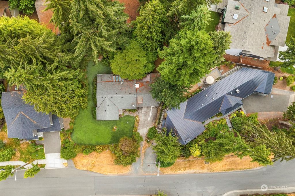 Photo of 6816 128th Avenue NE, Kirkland, WA 98033 (MLS # 2279640)