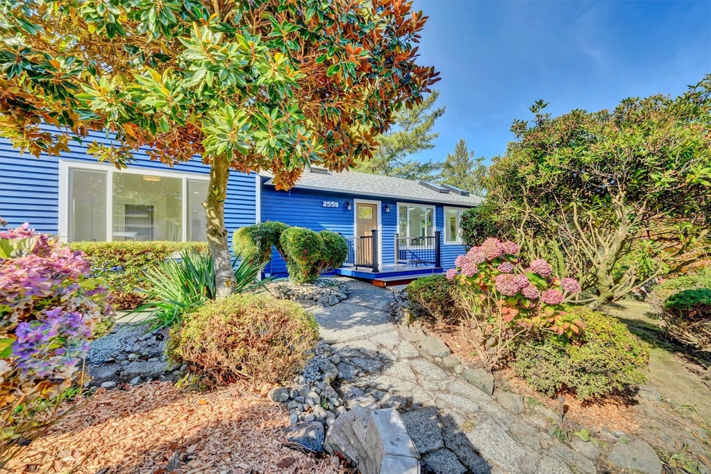 Photo of 2559 NE 98th Street, Seattle, WA 98115 (MLS # 2595821)