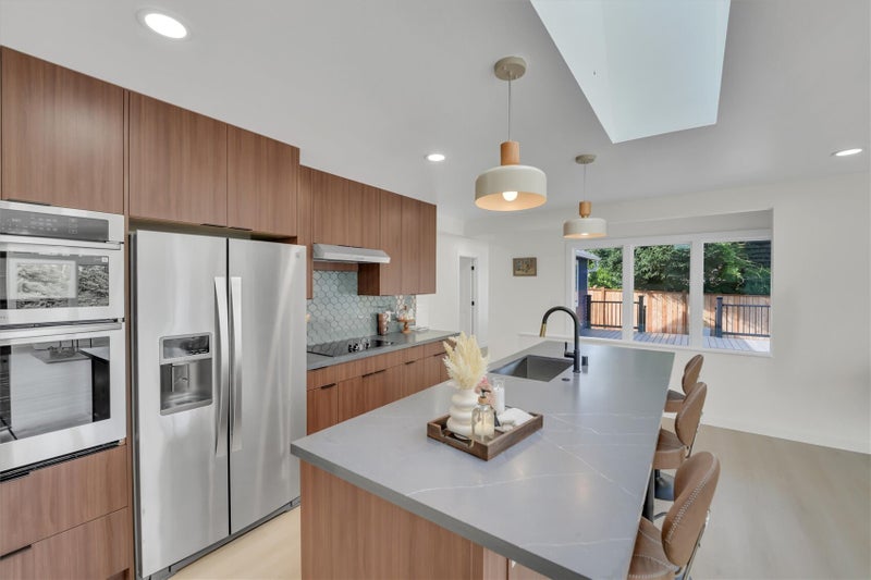 2559 NE 98th Street