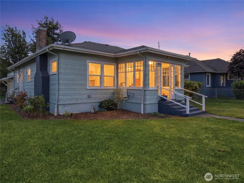 Photo of 1003 W Market Street, Aberdeen, WA 98520 (MLS # 2540880)