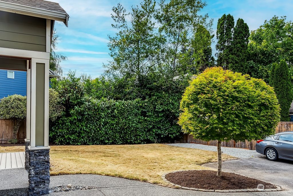 Photo of 7625 NE 170th Street, Kenmore, WA 98028 (MLS # 2139076)