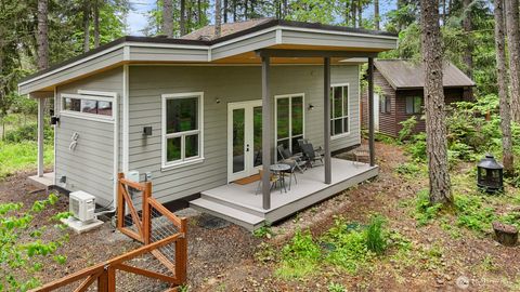 MLS: 2374616