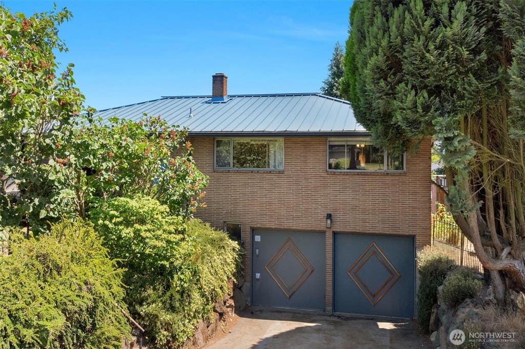 Photo of 10412 61st Avenue S, Seattle, WA 98178 (MLS # 2552914)