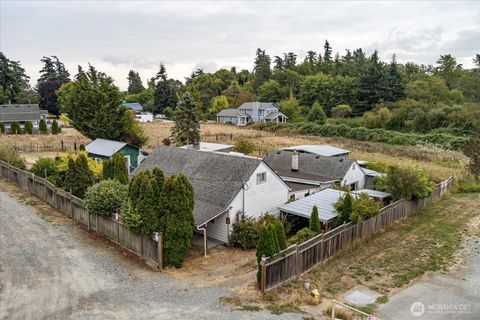 Photo of 1311 H Avenue, Anacortes, WA 98221 (MLS # 2434261)