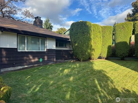Photo of 3504 NE 135th Street, Seattle, WA 98125 (MLS # 2485638)