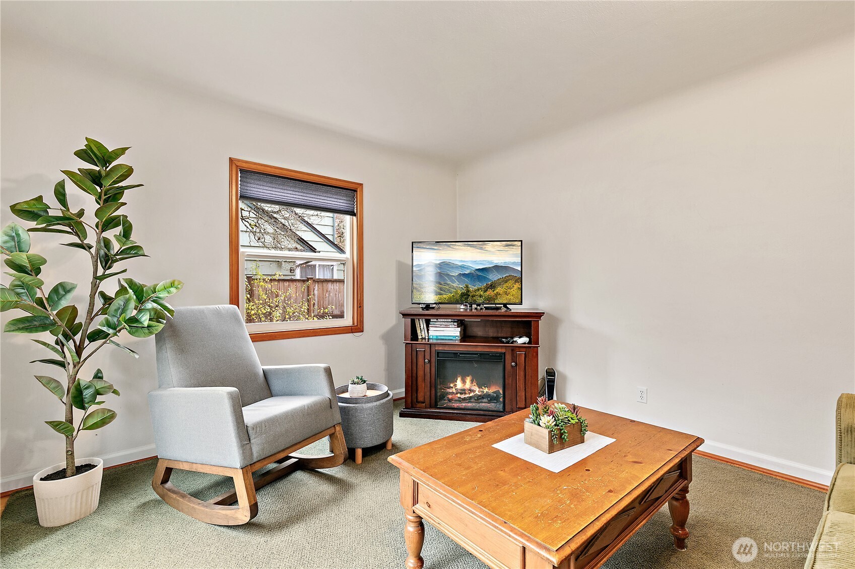 869 Wheeler Street S