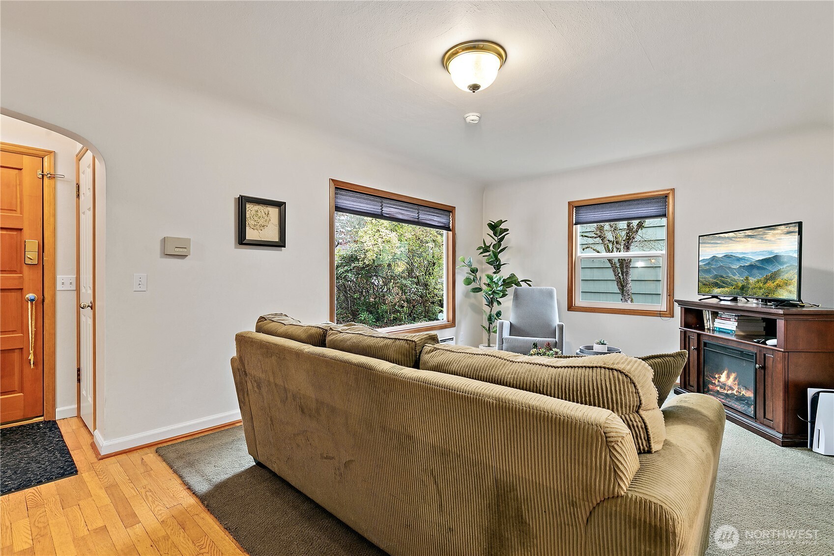 869 Wheeler Street S