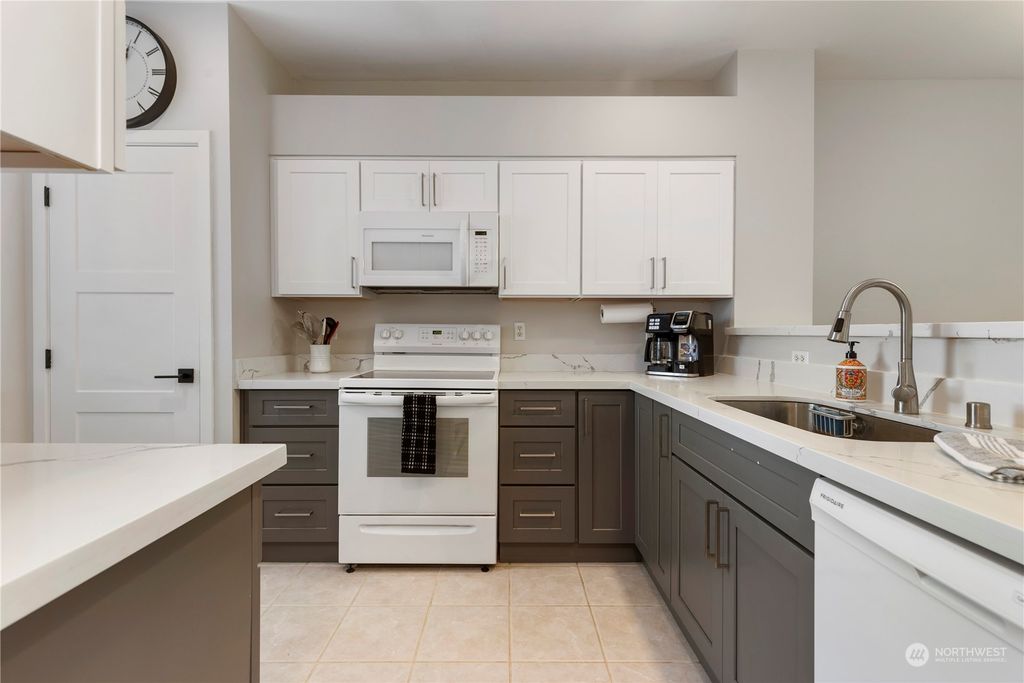 Photo of 17827 80th Avenue NE #C102, Kenmore, WA 98028 (MLS # 2208863)