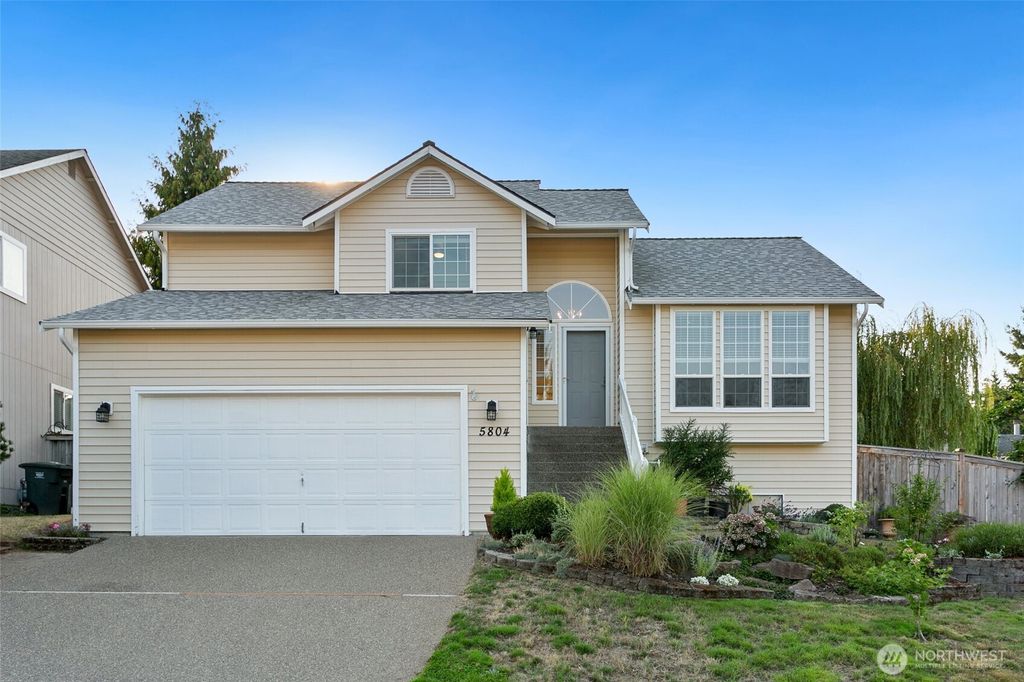 Photo of 5804 11th Avenue W, Everett, WA 98203 (MLS # 2427960)