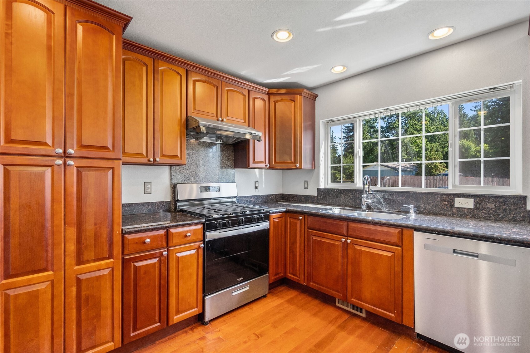 7713 Greenridge Loop SW