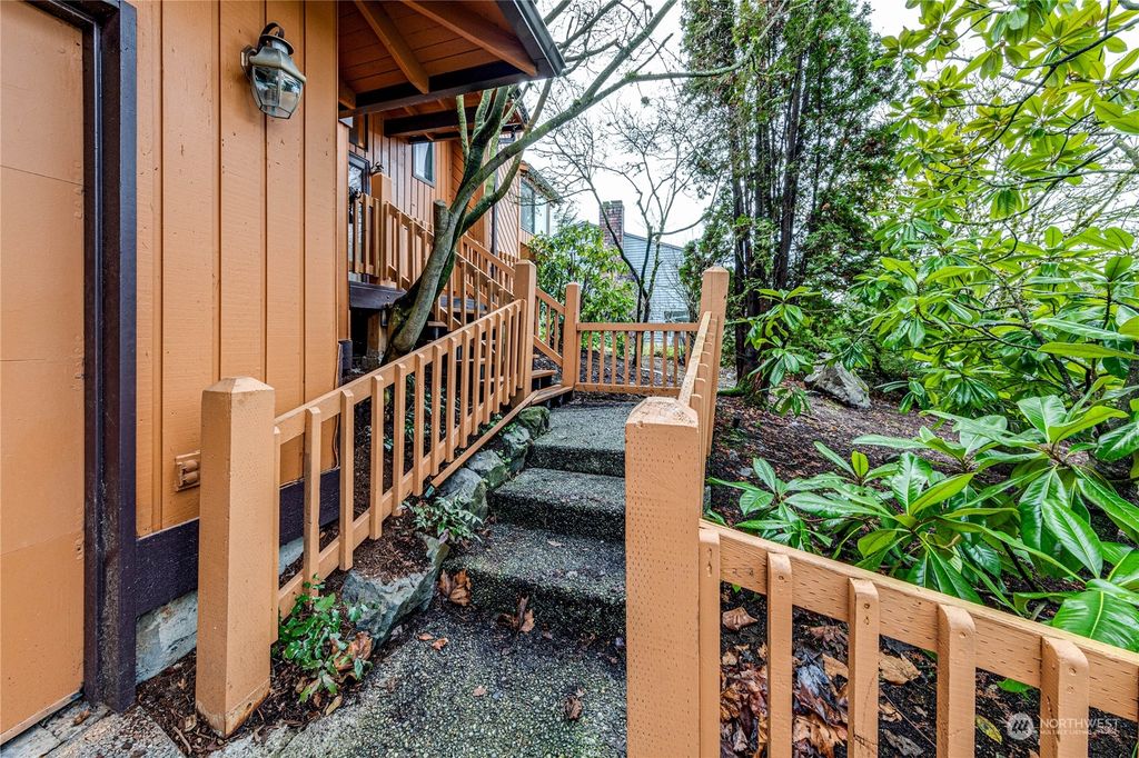 Photo of 18209 71st Avenue W, Lynnwood, WA 98037 (MLS # 2320602)