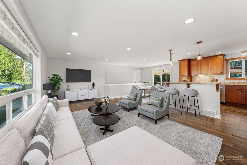 Photo of 8629 NE 157th Street, Kenmore, WA 98028 (MLS # 2136185)