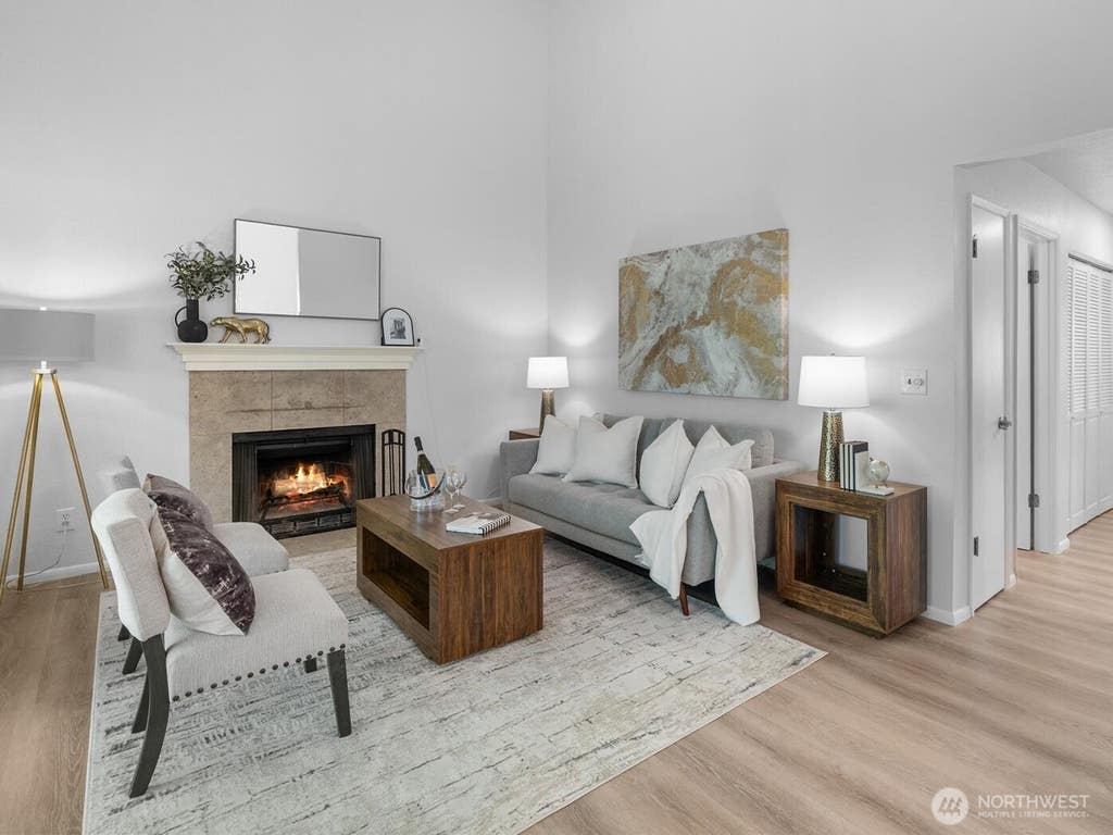 Photo of 14601 NE 50th Place #E6, Bellevue, WA 98007 (MLS # 2550755)