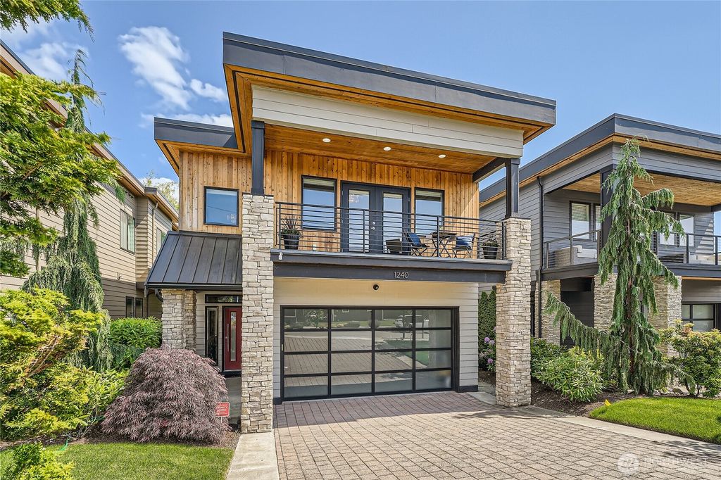 Photo of 1240 4th Street W, Kirkland, WA 98033 (MLS # 2409882)
