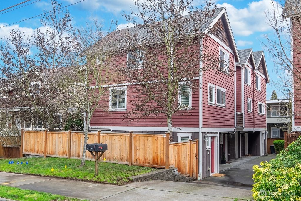 Photo of 3404 21st Avenue W, Seattle, WA 98199 (MLS # 2342901)