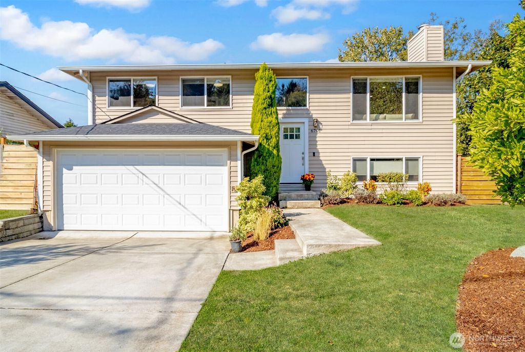 Photo of 6701 15th Avenue SW, Seattle, WA 98106 (MLS # 2440678)
