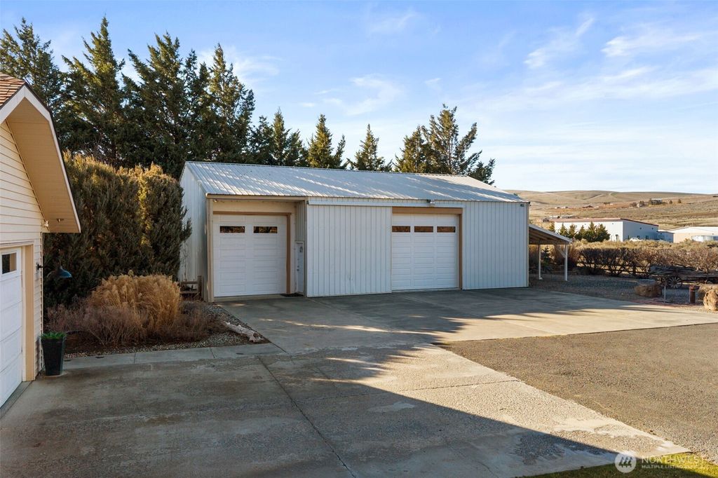 Photo of 23821 Rd 9.7 NW, Quincy, WA 98848 (MLS # 2486299)