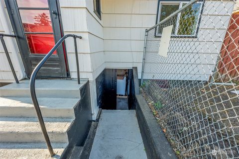 A home in Bremerton