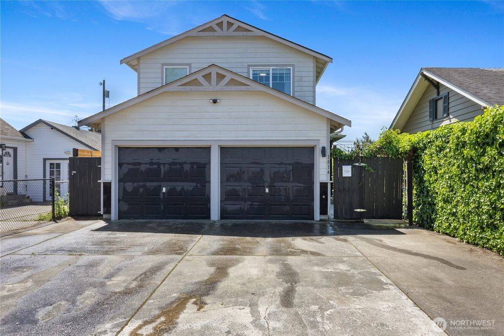 Photo of 1814 7th Street NE, Marysville, WA 98270 (MLS # 2382659)