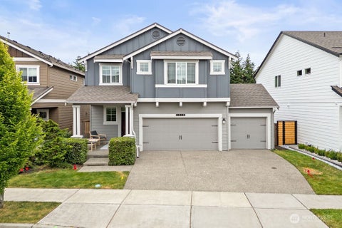 Photo of 1210 29th Street NW, Puyallup, WA 98371 (MLS # 2565087)