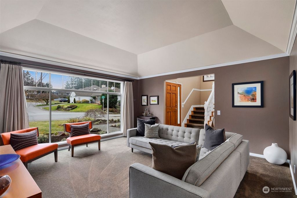 Photo of 23812 SE 40th Place, Sammamish, WA 98029 (MLS # 2035250)