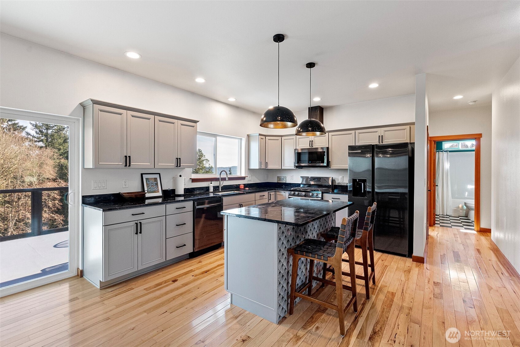 3040 Classic Avenue NE