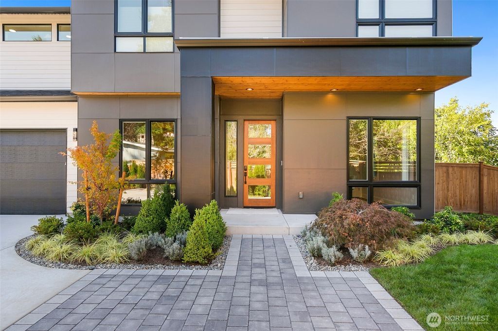 Photo of 11608 SE 47th Place, Bellevue, WA 98006 (MLS # 2430817)