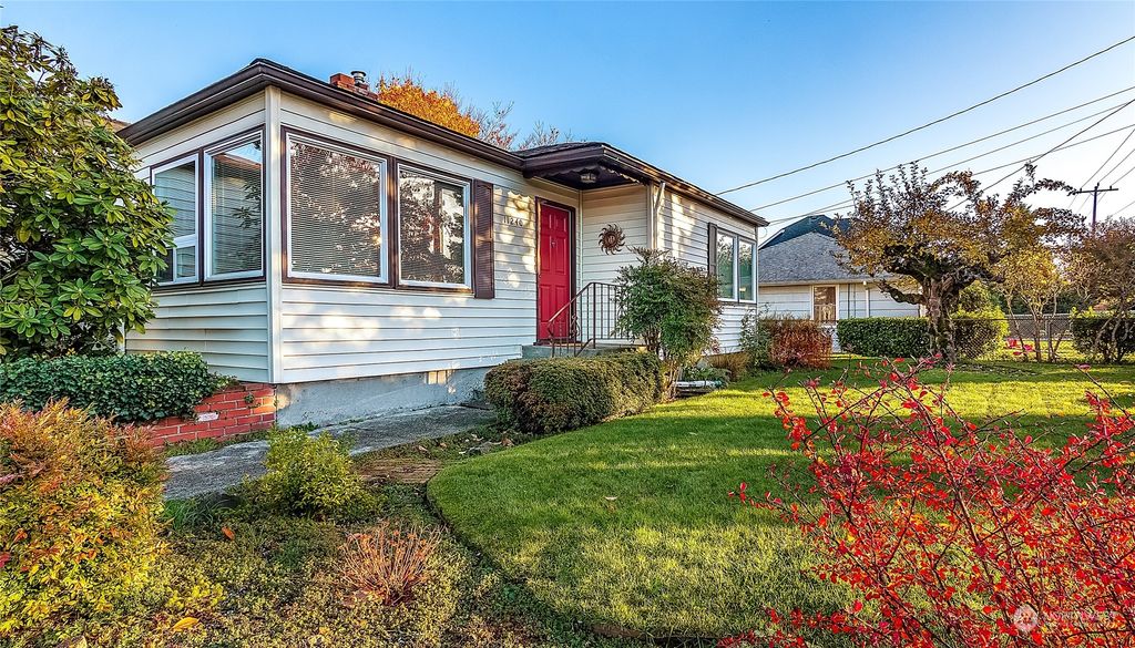 Photo of 11240 26th Avenue SW, Burien, WA 98146 (MLS # 2179440)