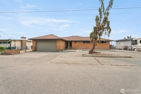 Photo of 1210 N Ashland Avenue, East Wenatchee, WA 98802 (MLS # 2560701)