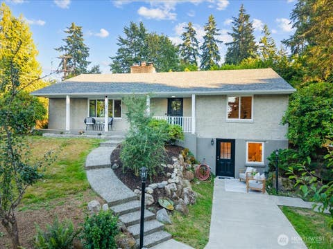 Photo of 15705 84th Avenue NE, Kenmore, WA 98028 (MLS # 2556742)
