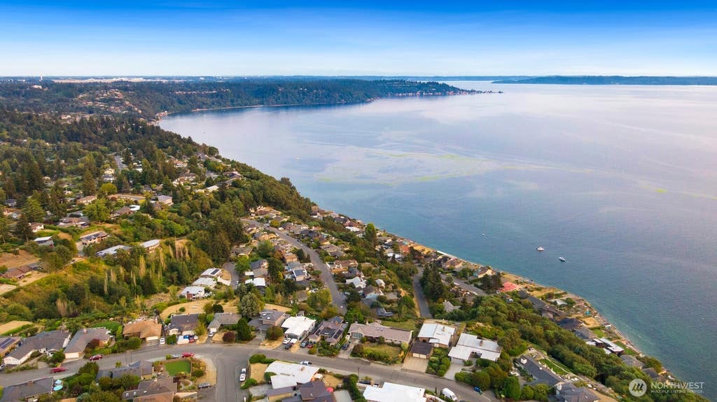 Photo of 4201 SW 109th, Seattle, WA 98146 (MLS # 2569199)