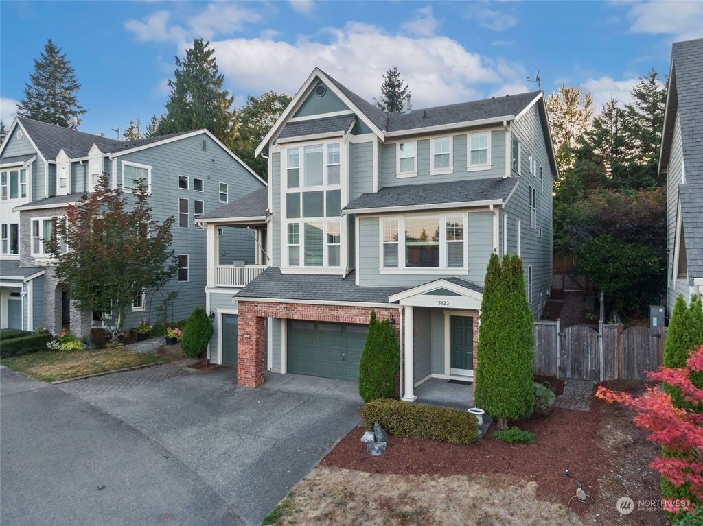 Photo of 15123 84th Place NE, Kenmore, WA 98028 (MLS # 2165840)