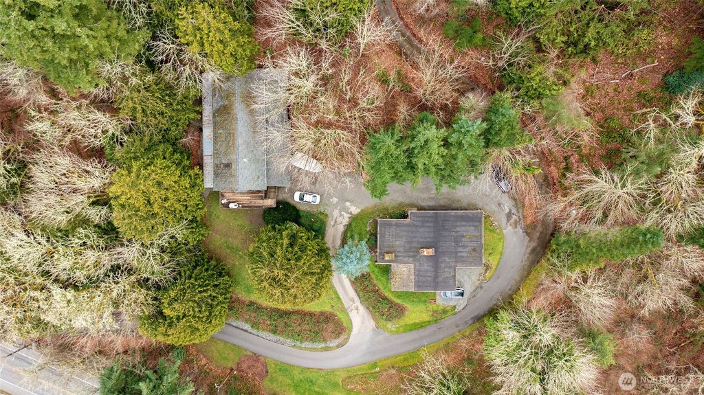 Photo of 2232 E Lake Sammamish Parkway NE, Sammamish, WA 98074 (MLS # 2483545)