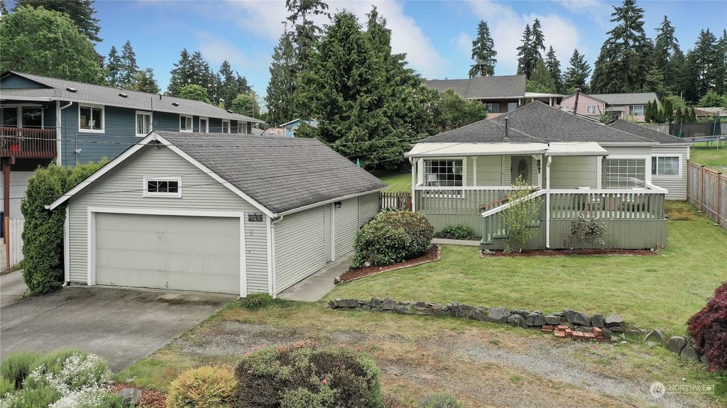Photo of 2041 S 308th Street, Federal Way, WA 98003 (MLS # 2244871)