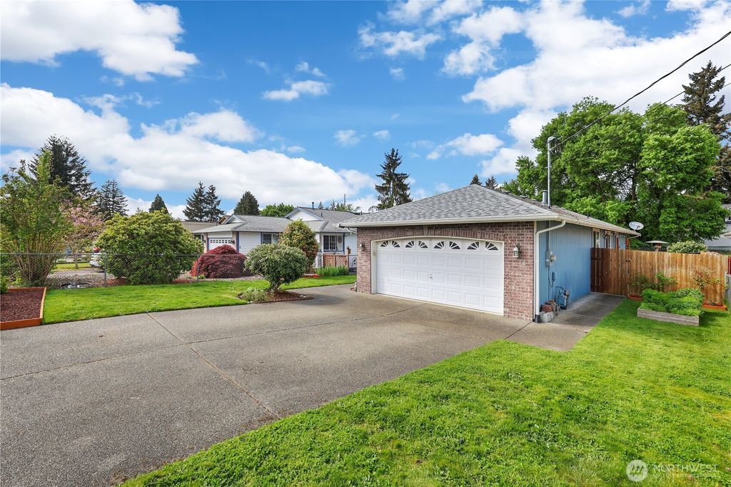 Photo of 177 132nd Street E, Tacoma, WA 98445 (MLS # 2516958)