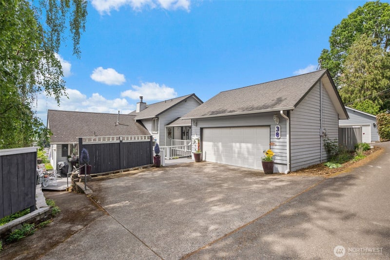 38 SE Washington Avenue