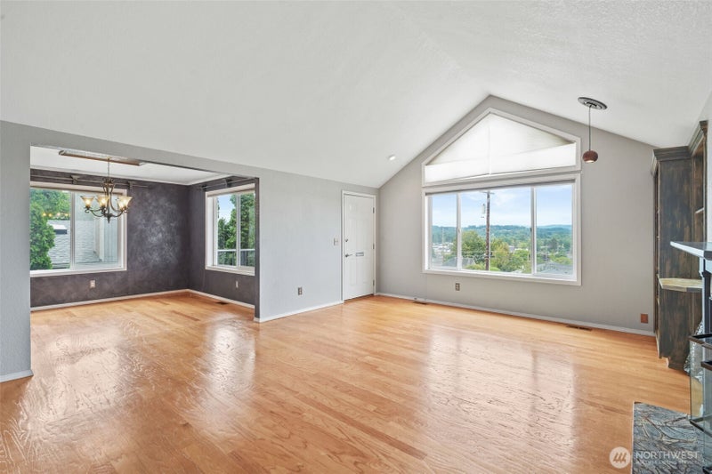 38 SE Washington Avenue