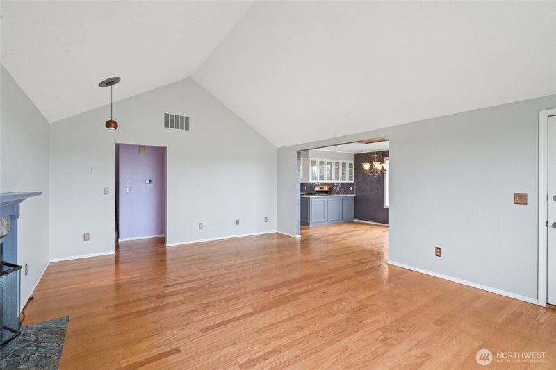 38 SE Washington Avenue
