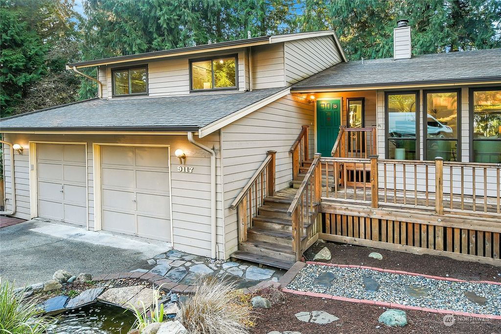Photo of 9117 169th Court NE, Redmond, WA 98052 (MLS # 2326359)