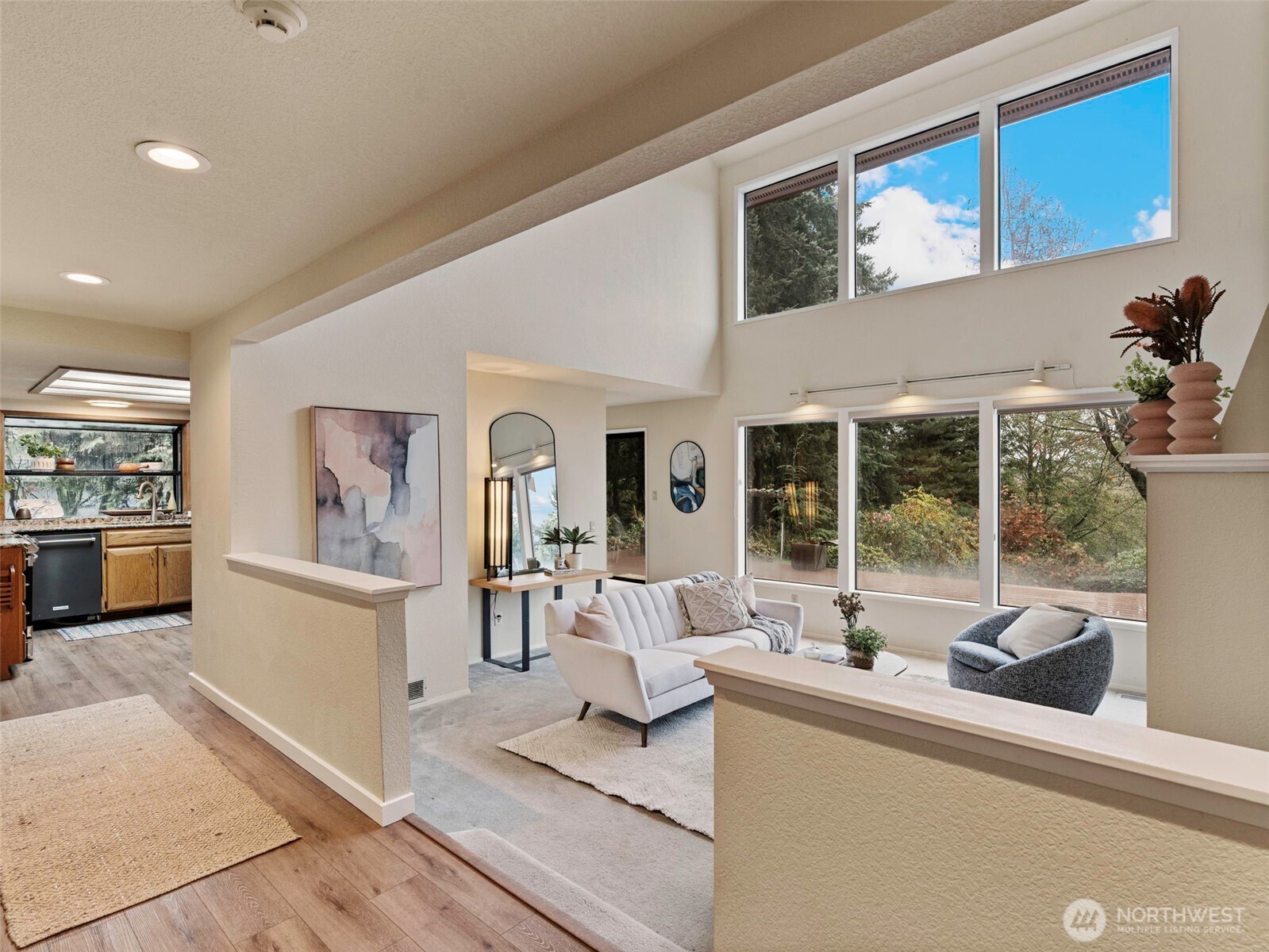 6008 Indian Trail NE