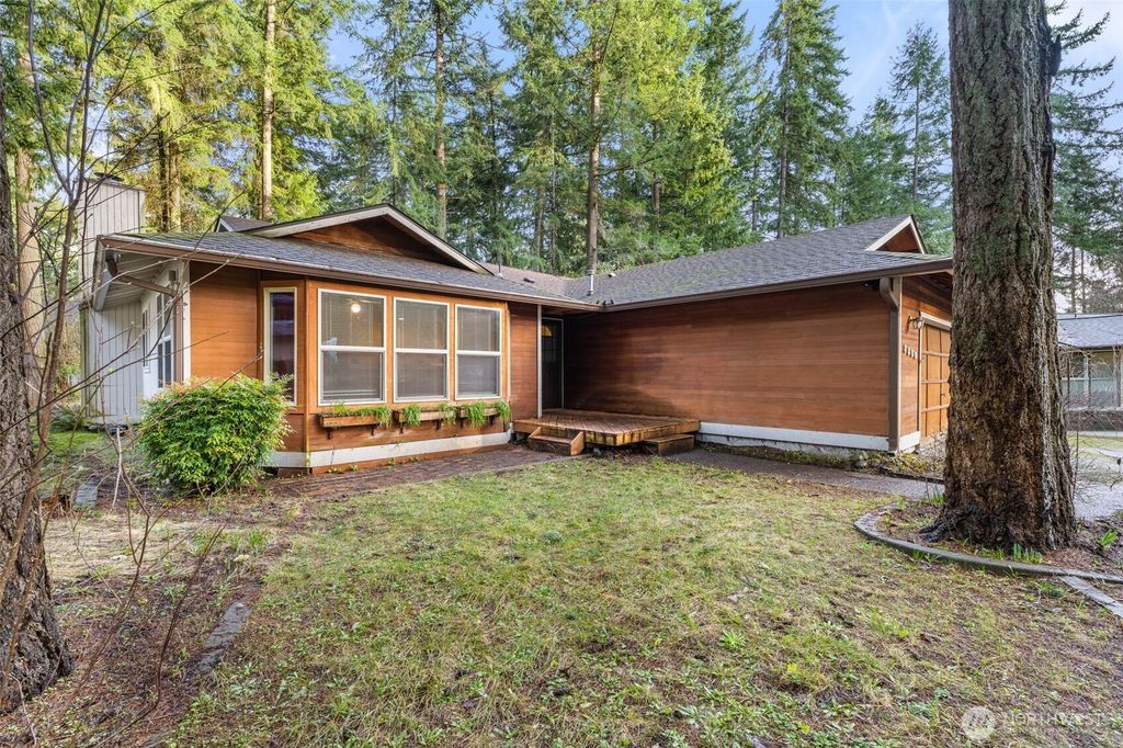 Photo of 8529 37th Circle SE, Lacey, WA 98503 (MLS # 2479863)