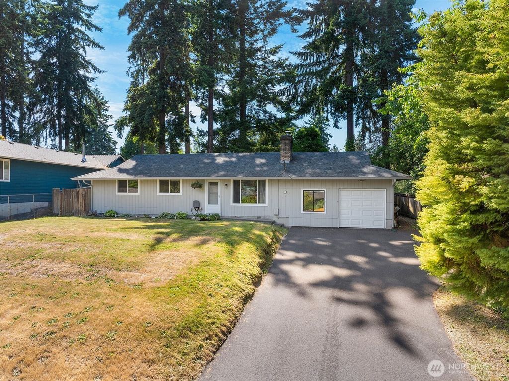 Photo of 30215 6th Avenue SW, Federal Way, WA 98023 (MLS # 2393613)