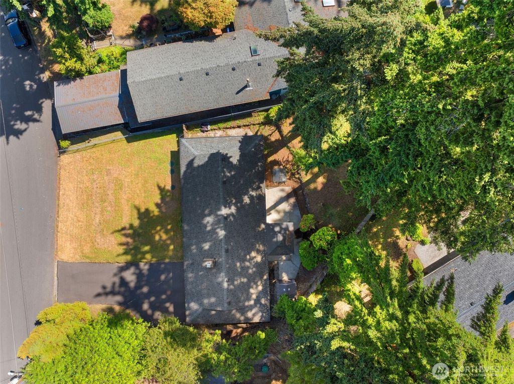 Photo of 30215 6th Avenue SW, Federal Way, WA 98023 (MLS # 2393613)