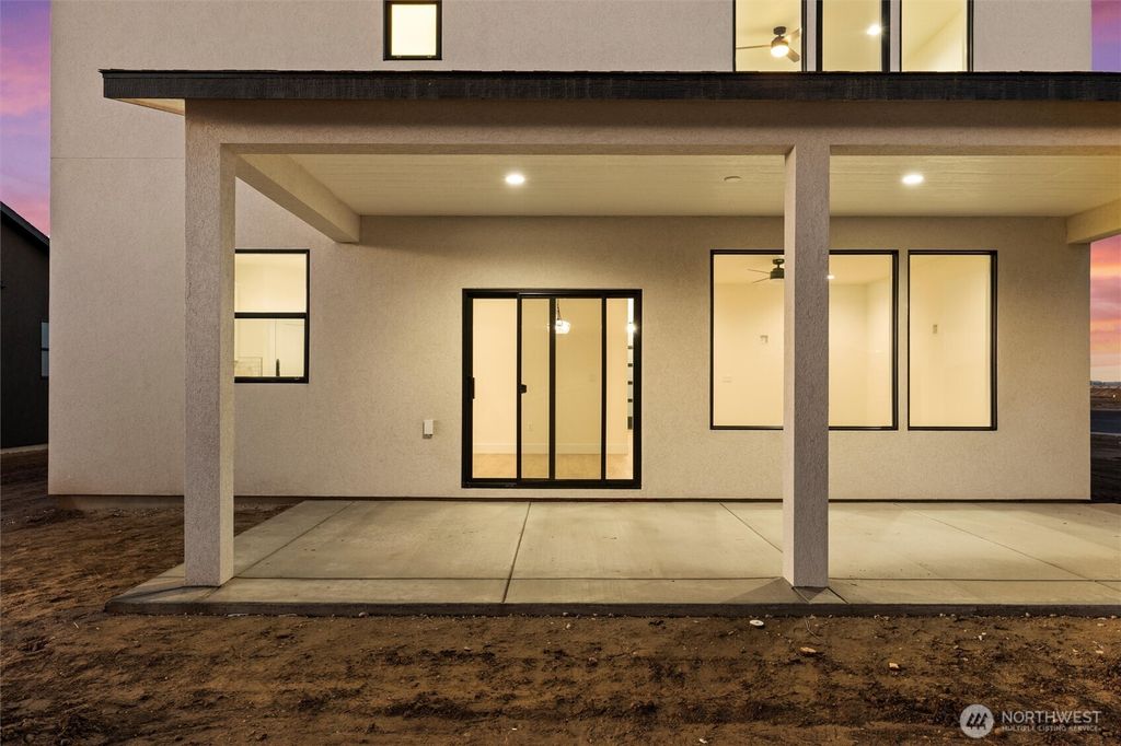 Photo of 744 N WIDGEON Street, Moses Lake, WA 98837 (MLS # 2492550)