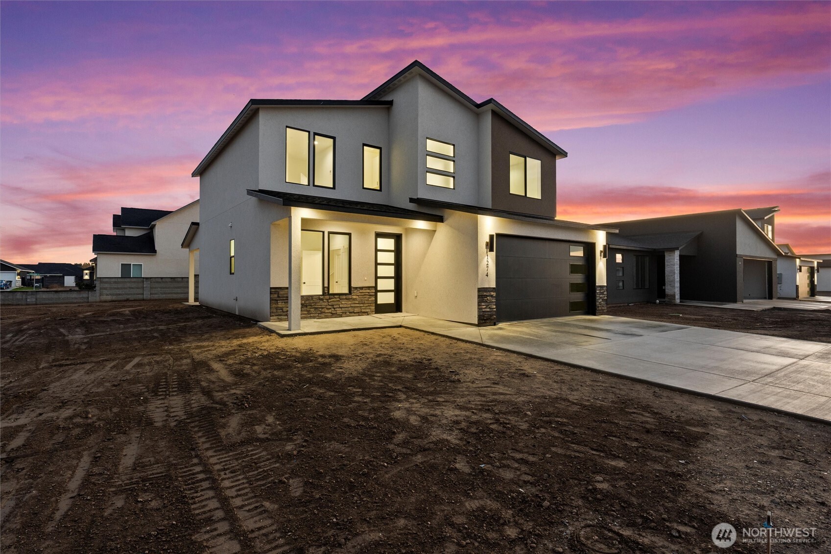 744 N WIDGEON Street