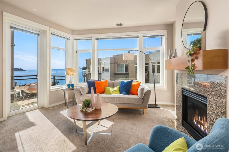 1900 Alaskan Way 504