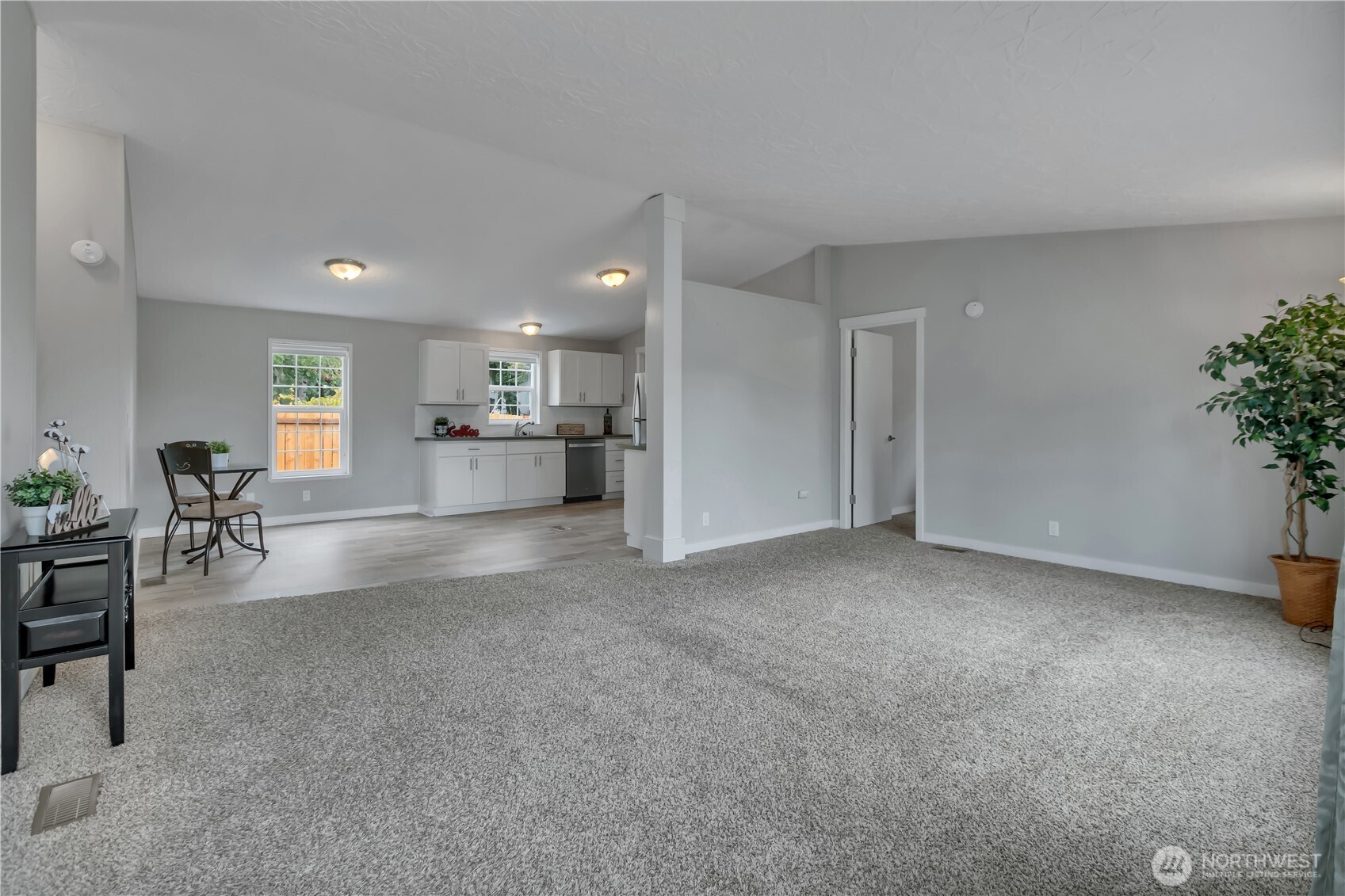 12818 Prairie Ridge Drive E