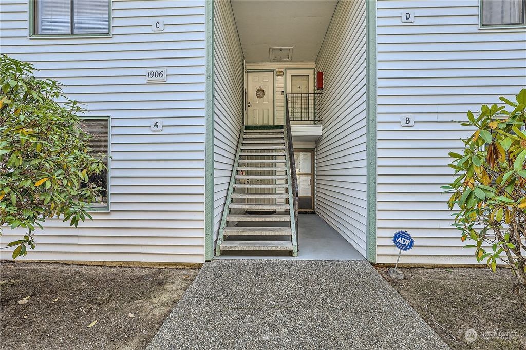 Photo of 1906 SW 318th Place #17A, Federal Way, WA 98023 (MLS # 2167520)