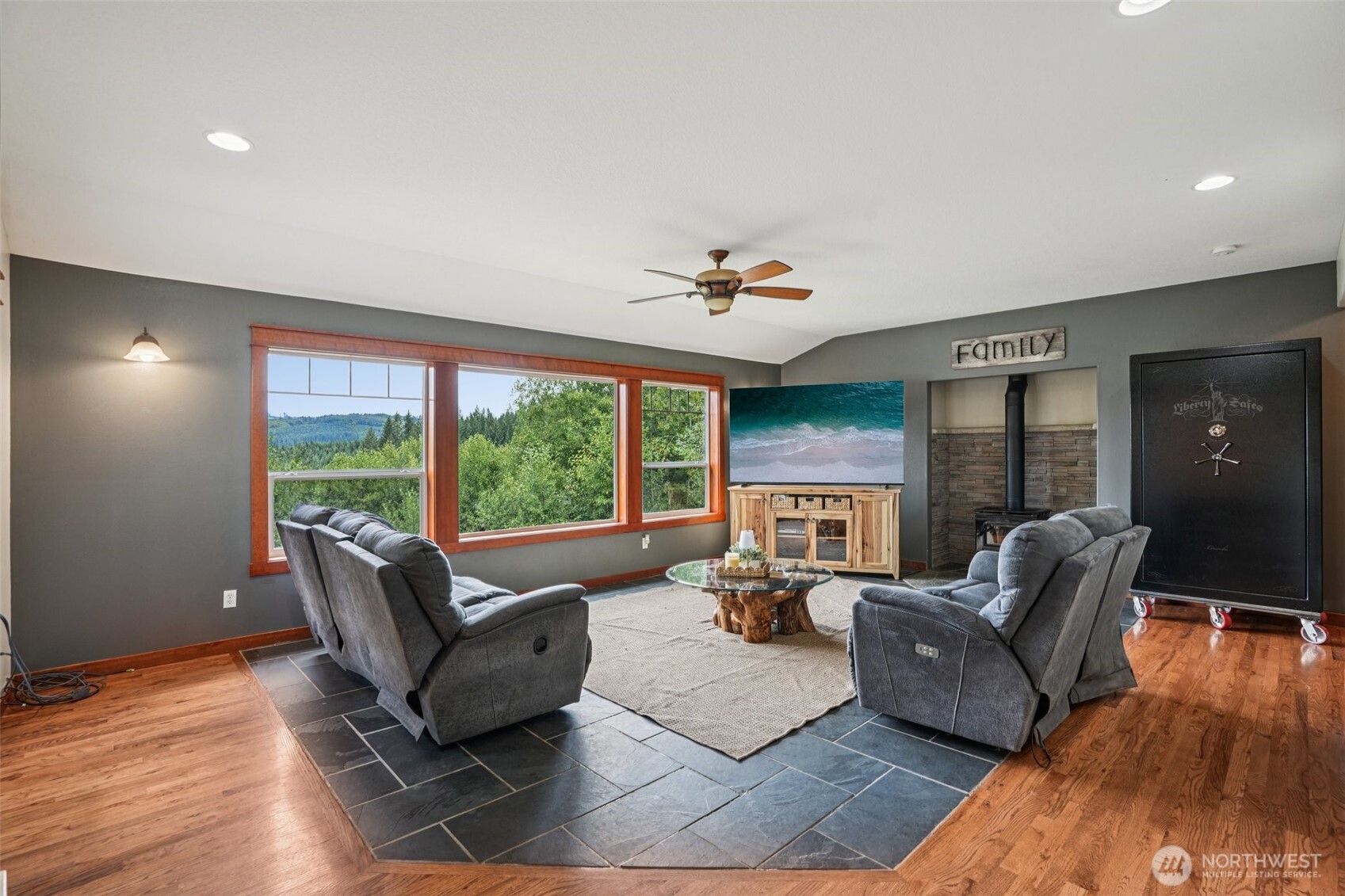 14900 NE Critter Hill Drive